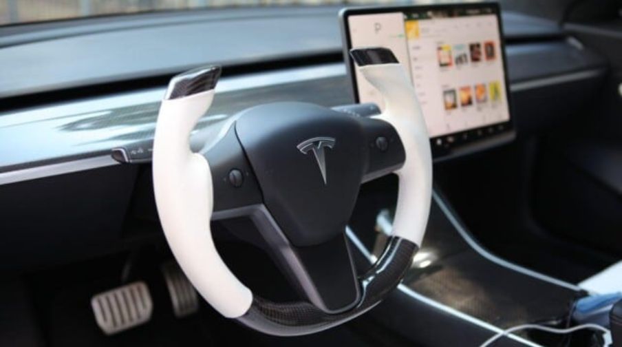 Tesla Steering Wheel Weight Balancing Control and Comfort