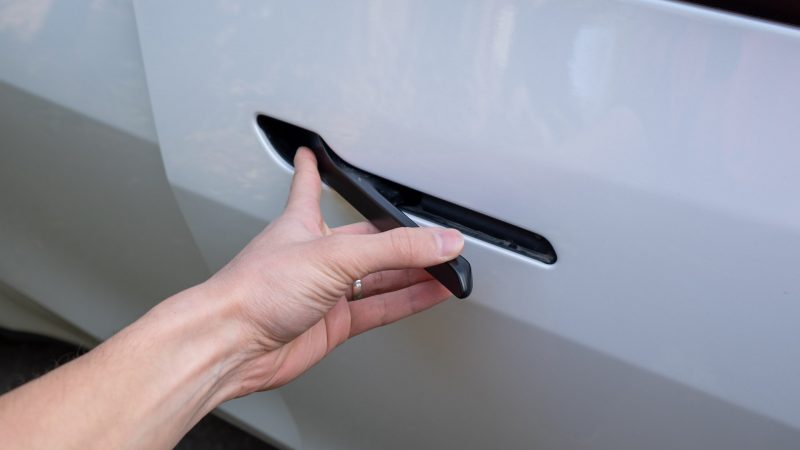 Tesla door handle working