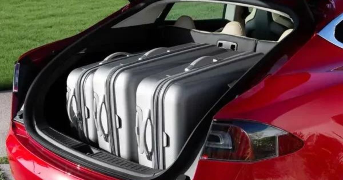 Tesla Model S Trunk